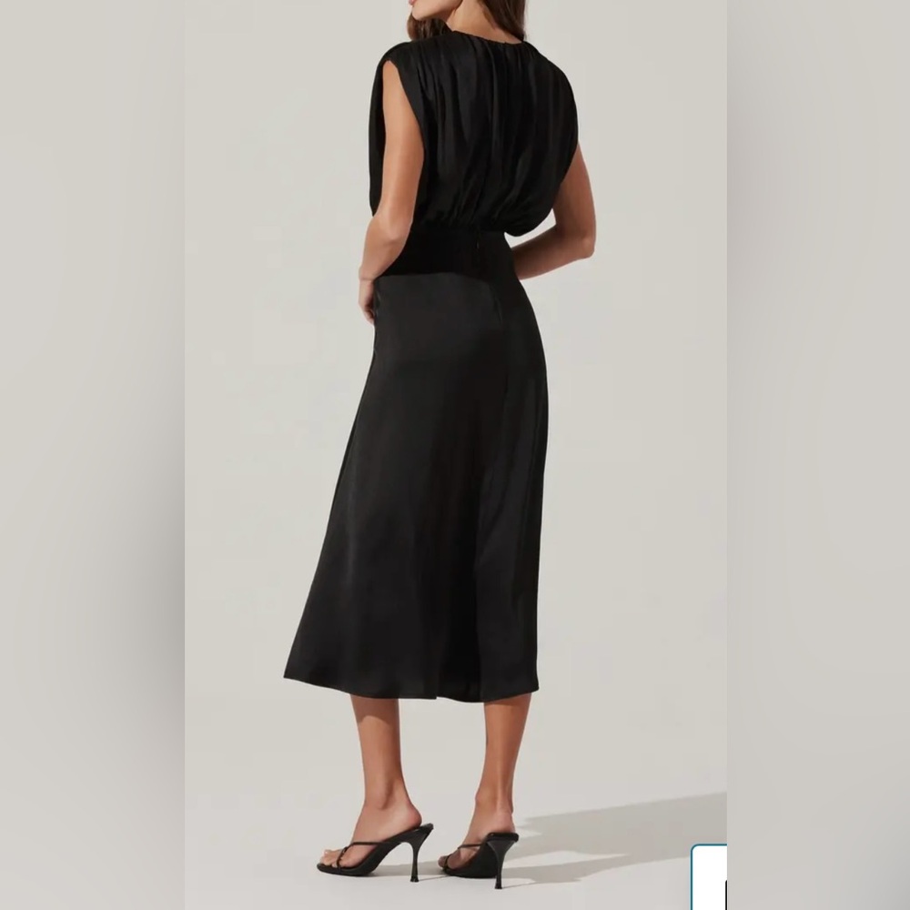Astr Cap Sleeve Satin Dressing Black Size Small  NWOT - Picture 2 of 9